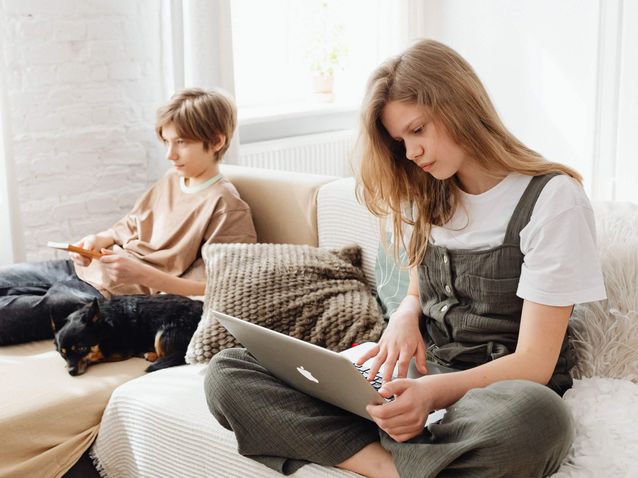 kids on computer